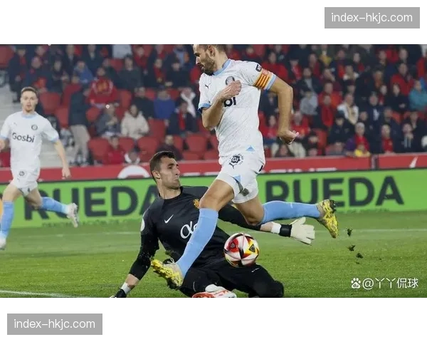 马略卡2-2战平赫罗纳，双方各有一名球员被罚下场