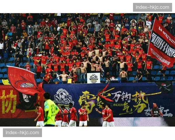 深度战术板：瓜迪奥拉在曼城对阵利物浦一役中的无锋阵实验