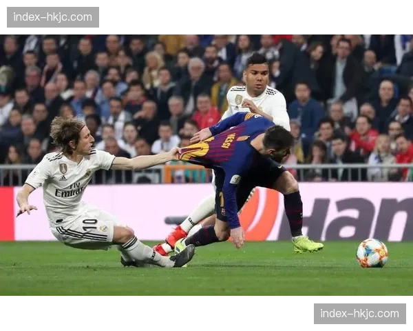 塞维利亚绝平巴萨，从门将开球到破门仅用时12秒的全过程记录。